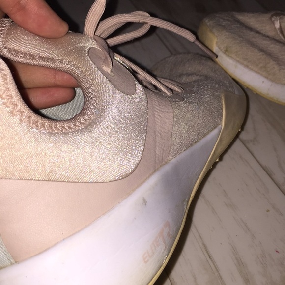 nike running shoes - Picture 5 of 5